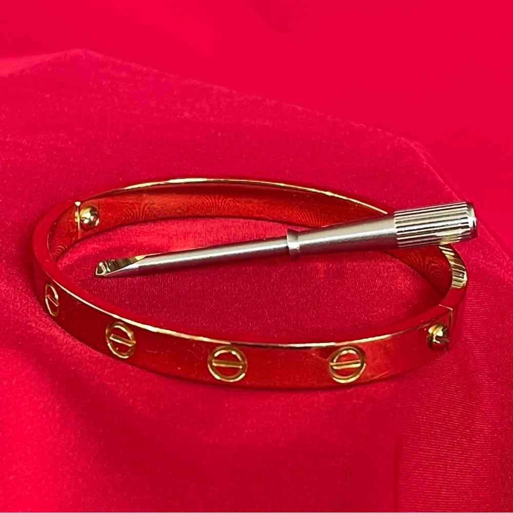 Love Bracelet with Screwdriver